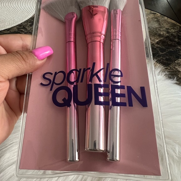 Beauty 360 Sparkle Queen Makeup Brush Set - Picture 4 of 6